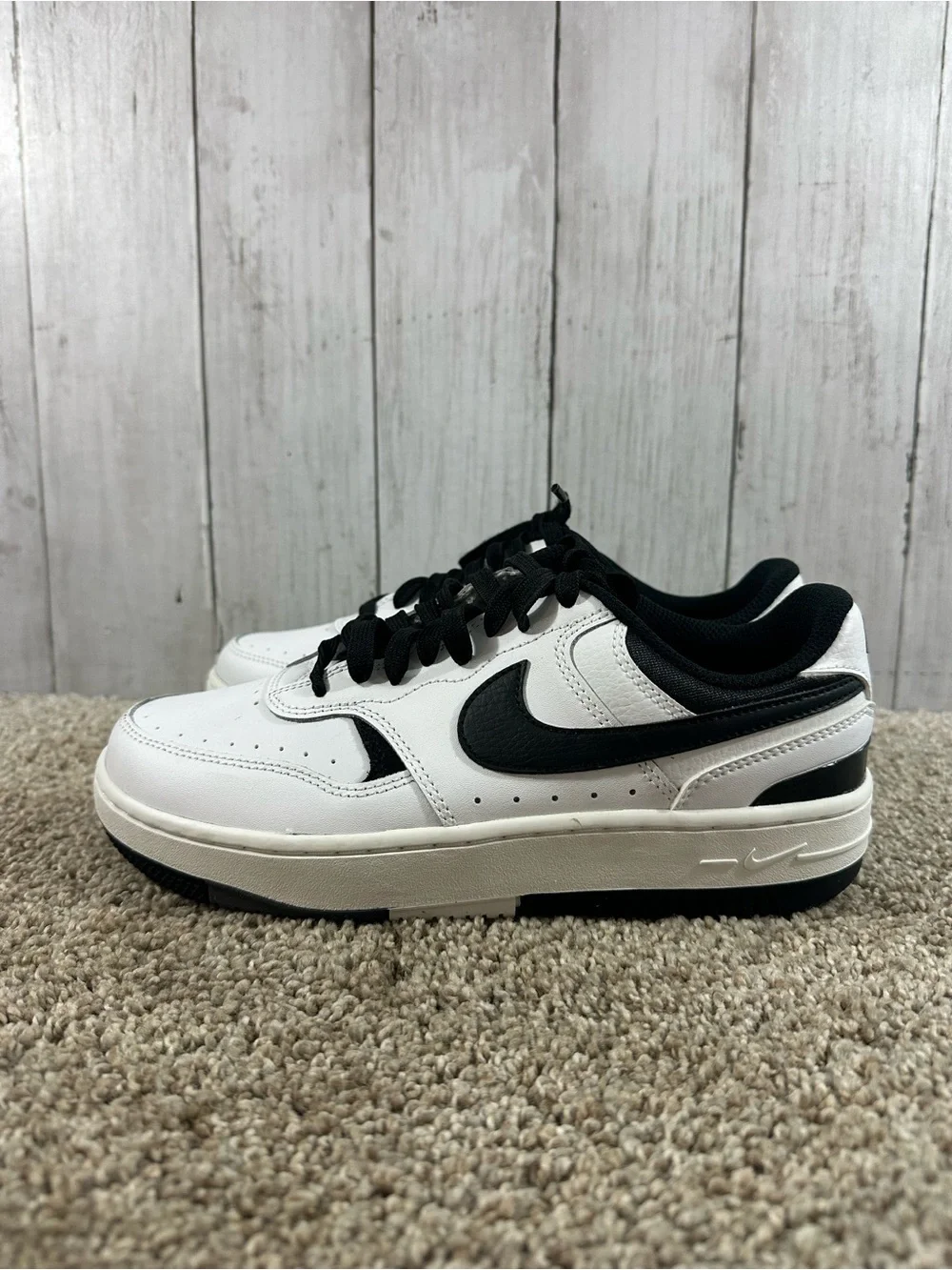 Nike Gamma Force Women’s Size 6.5